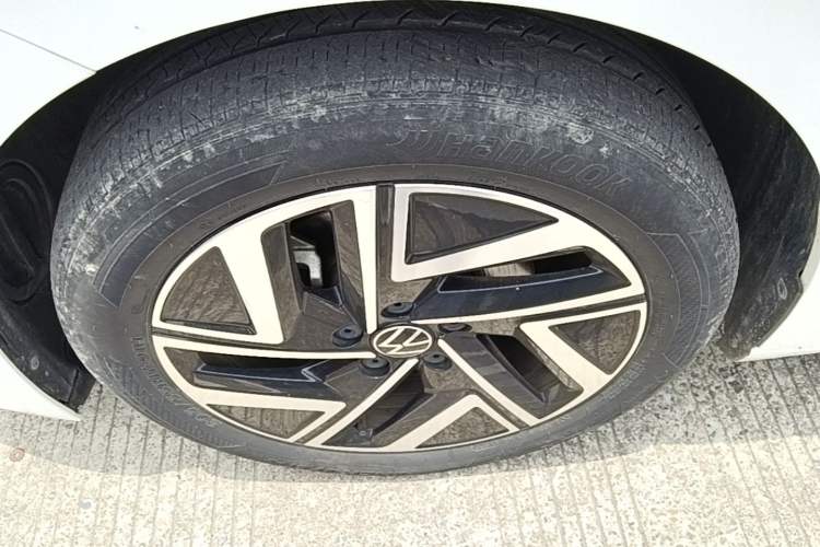 Used Volkswagen Sagitar 2023 280TSI DSG Beyond Lite Edition Left Front Wheel Hub