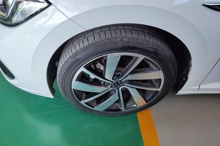Used Volkswagen Sagitar 2023 300TSI DSG Excellence Edition Left Front Wheel Hub