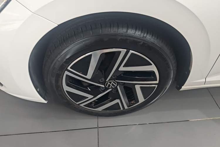 Used Volkswagen Sagitar 2023 280TSI DSG Beyond Lite Edition Left Front Wheel Hub