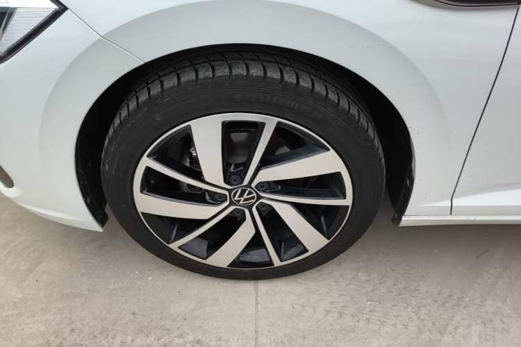 Used Volkswagen Sagitar 2023 300TSI DSG Excellence Edition Left Front Wheel Hub