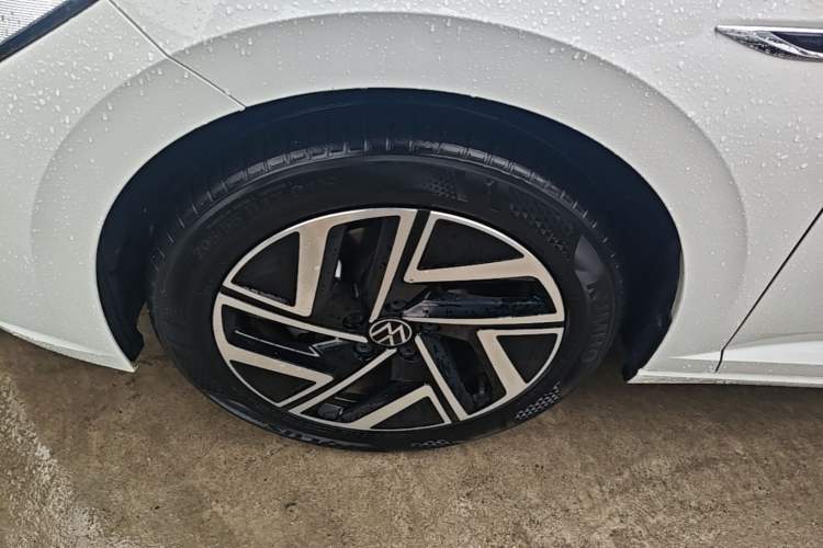 Used Volkswagen Sagitar 2023 280TSI DSG Beyond Lite Edition Left Front Wheel Hub