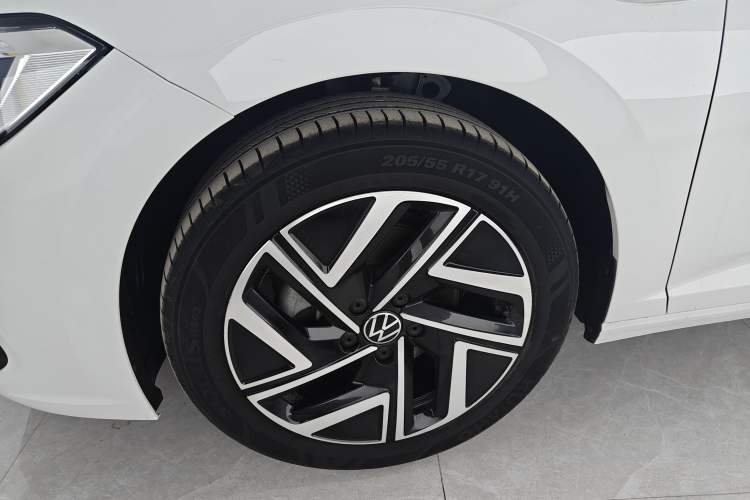 Used Volkswagen Sagitar 2023 300TSI DSG Excellence Edition Left Front Wheel Hub