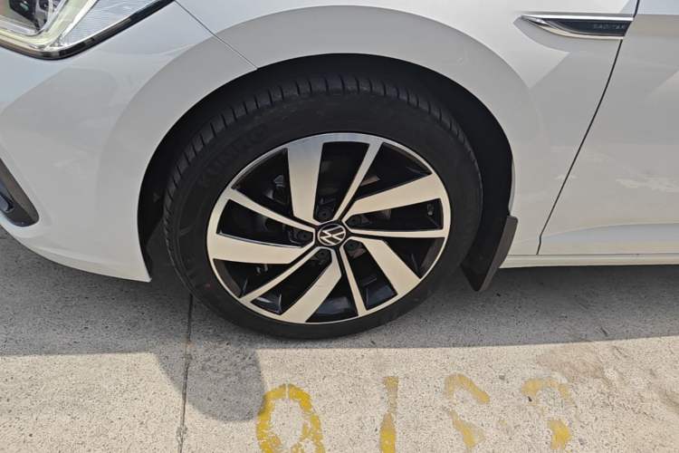 Used Volkswagen Sagitar 2023 300TSI DSG Excellence Edition Left Front Wheel Hub