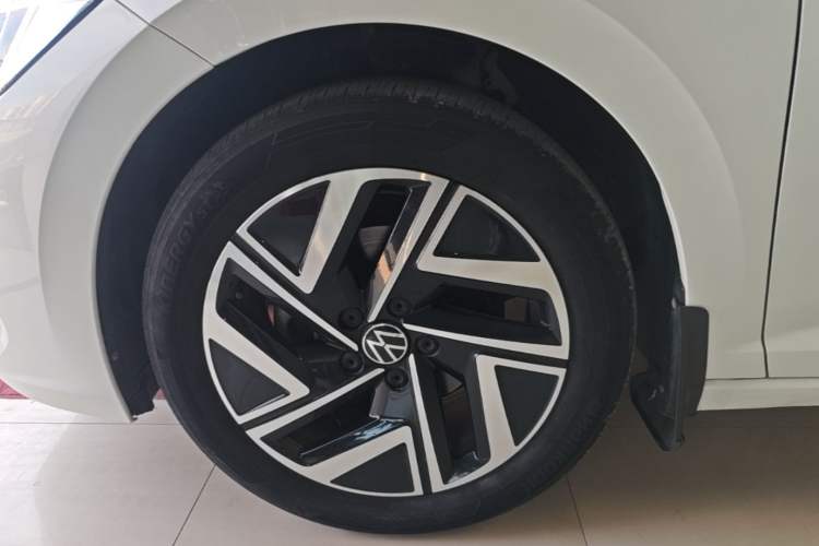 Used Volkswagen Sagitar 2023 300TSI DSG Excellence Edition Left Front Wheel Hub