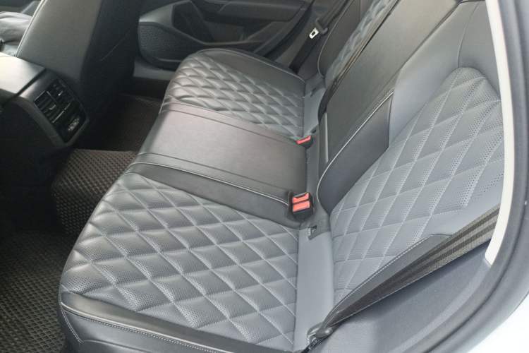 Used Volkswagen Sagitar 2023 300TSI DSG Excellence Edition Left Rear Seat