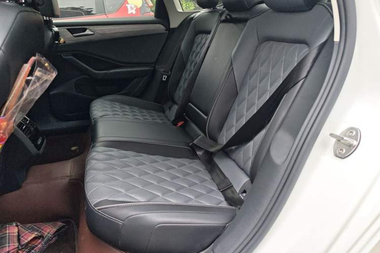 Used Volkswagen Sagitar 2023 300TSI DSG Excellence Edition Left Rear Seat