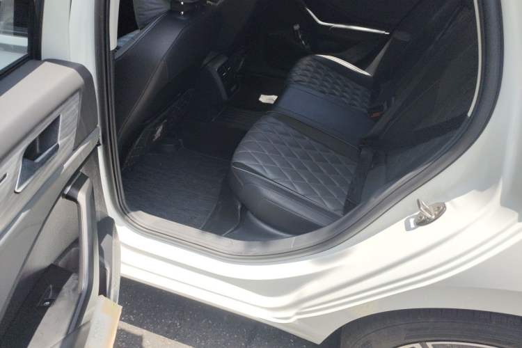Used Volkswagen Sagitar 2023 300TSI DSG Excellence Edition Left Rear Seat