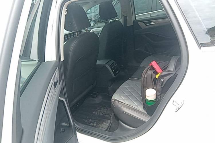 Used Volkswagen Sagitar 2023 300TSI DSG Excellence Edition Left Rear Seat