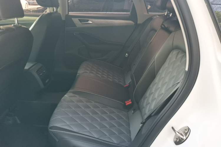 Used Volkswagen Sagitar 2023 300TSI DSG Excellence Edition Left Rear Seat