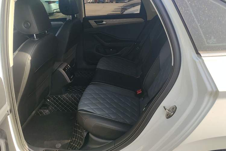 Used Volkswagen Sagitar 2023 300TSI DSG Excellence Edition Left Rear Seat