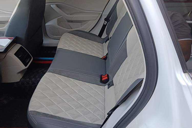 Used Volkswagen Sagitar 2023 300TSI DSG Excellence Edition Left Rear Seat