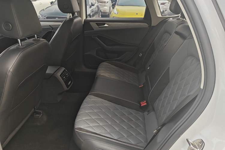 Used Volkswagen Sagitar 2023 300TSI DSG Excellence Edition Left Rear Seat