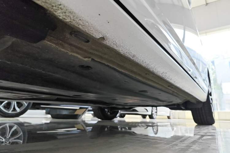 Used Volkswagen Sagitar 2023 300TSI DSG Excellence Edition Left Side Sill