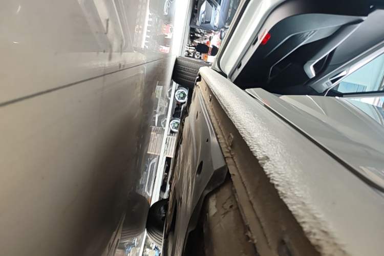 Used Volkswagen Sagitar 2023 300TSI DSG Excellence Edition Left Side Sill