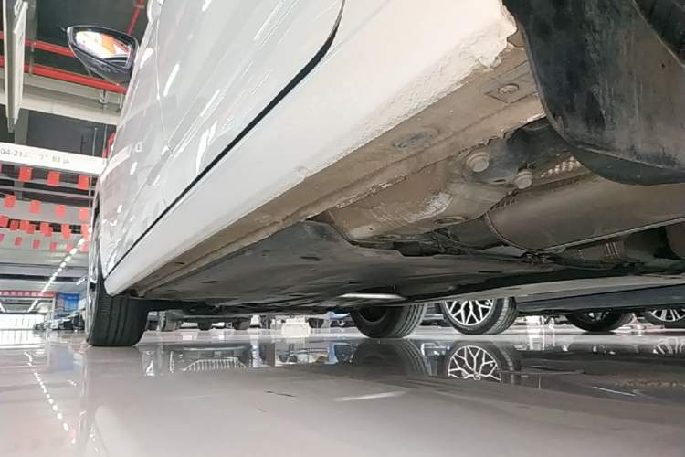 Used Volkswagen Sagitar 2023 300TSI DSG Excellence Edition Left Side Sill