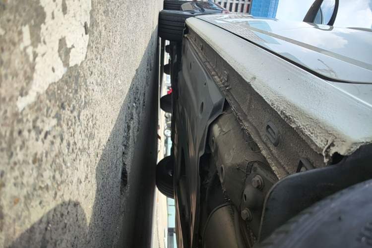 Used Volkswagen Sagitar 2023 300TSI DSG Excellence Edition Left Side Sill
