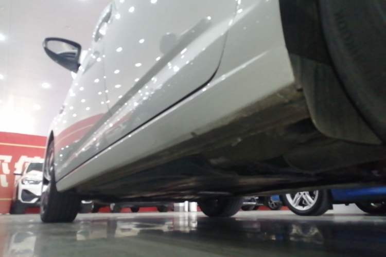 Used Volkswagen Sagitar 2023 300TSI DSG Excellence Edition Left Side Sill