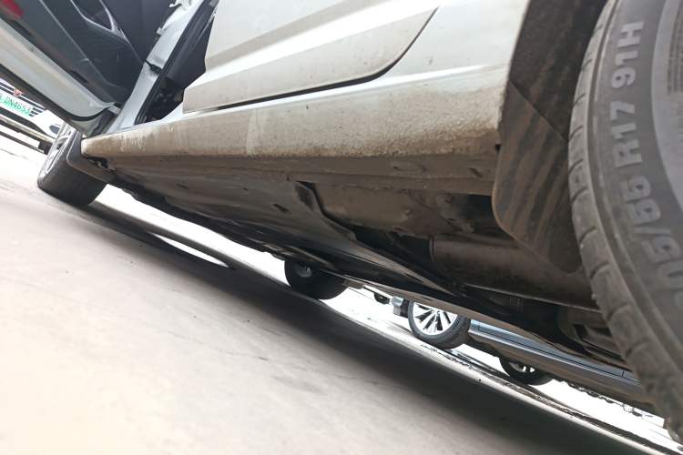 Used Volkswagen Sagitar 2023 300TSI DSG Excellence Edition Left Side Sill