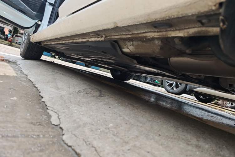 Used Volkswagen Sagitar 2023 300TSI DSG Excellence Edition Left Side Sill