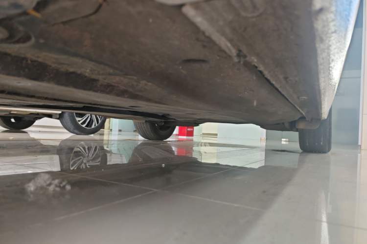 Used Volkswagen Sagitar 2023 300TSI DSG Excellence Edition Left Side Sill