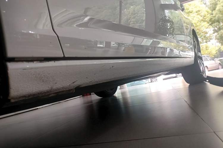 Used Volkswagen Sagitar 2023 300TSI DSG Excellence Edition Left Side Sill