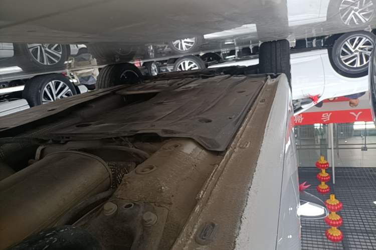 Used Volkswagen Sagitar 2023 300TSI DSG Excellence Edition Left Side Sill