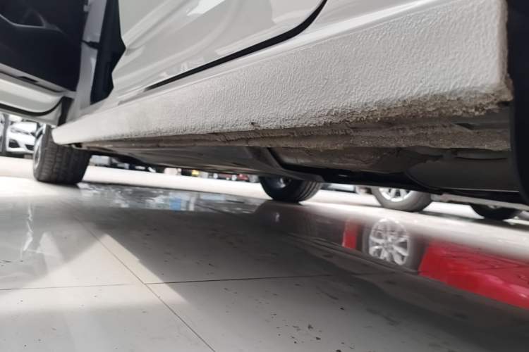 Used Volkswagen Sagitar 2023 300TSI DSG Excellence Edition Left Side Sill