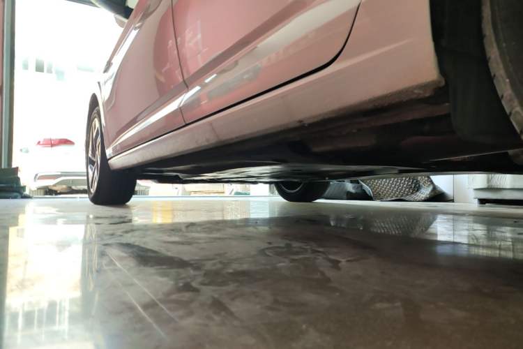 Used Volkswagen Sagitar 2023 300TSI DSG Excellence Edition Left Side Sill