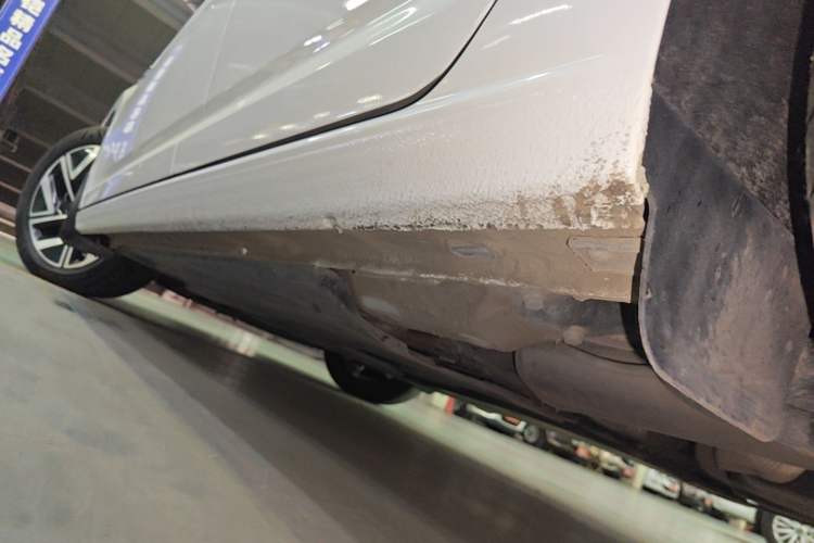 Used Volkswagen Sagitar 2023 300TSI DSG Excellence Edition Left Side Sill