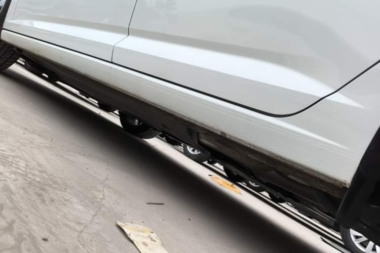 Used Volkswagen Sagitar 2023 300TSI DSG Excellence Edition Left Side Sill