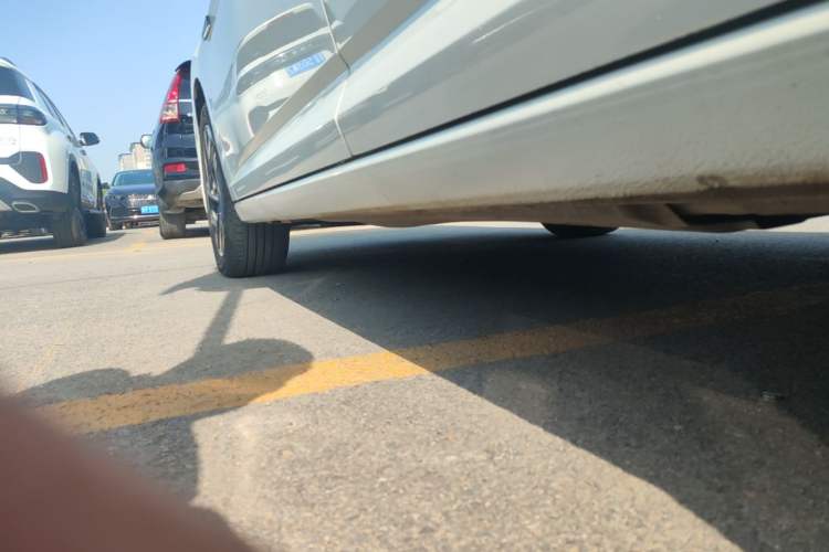 Used Volkswagen Sagitar 2023 300TSI DSG Excellence Edition Left Side Sill