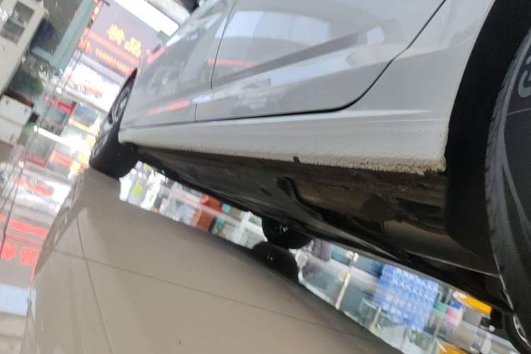 Used Volkswagen Sagitar 2023 300TSI DSG Excellence Edition Left Side Sill