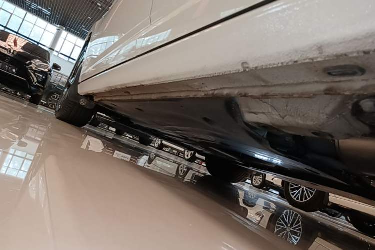 Used Volkswagen Sagitar 2023 300TSI DSG Excellence Edition Left Side Sill