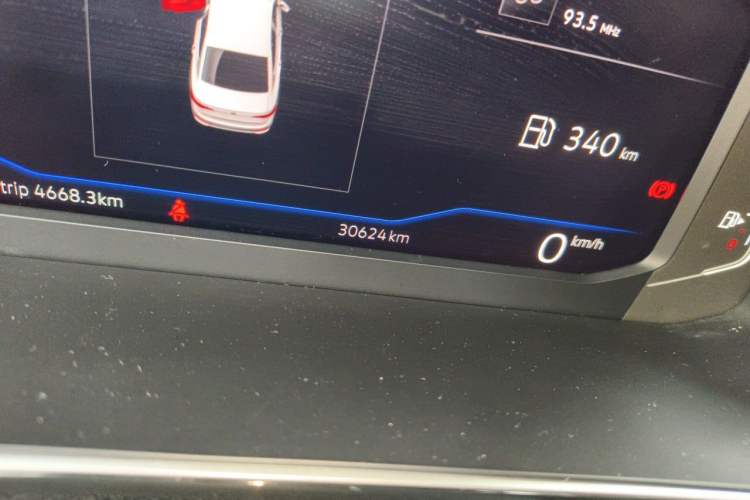 Used Volkswagen Sagitar 2023 300TSI DSG Excellence Edition Odometer Close Up