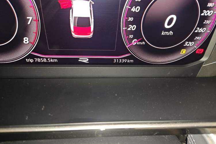 Used Volkswagen Sagitar 2023 300TSI DSG Excellence Edition Odometer Close Up