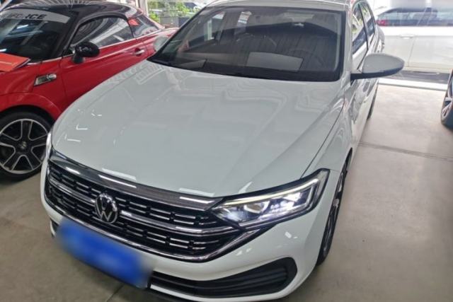 Używany Volkswagen Sagitar 2023 300TSI DSG Flyover Edition