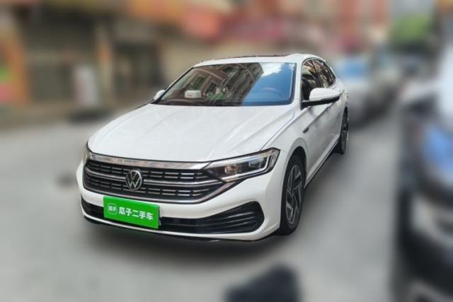 Używany Volkswagen Sagitar 2023 300TSI DSG Excellence Edition