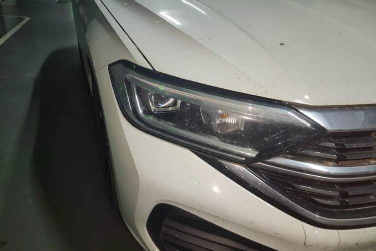 Used Volkswagen Sagitar 2023 300TSI DSG Flyover Edition Right Front Headlight