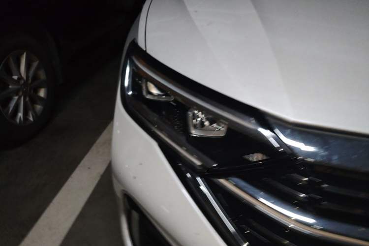 Used Volkswagen Sagitar 2023 300TSI DSG Excellence Edition Right Front Headlight