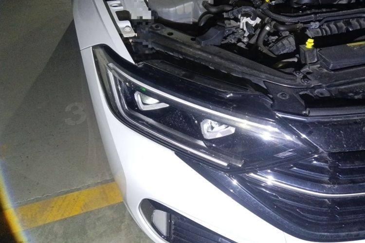 Used Volkswagen Sagitar 2023 300TSI DSG Excellence Edition Right Front Headlight