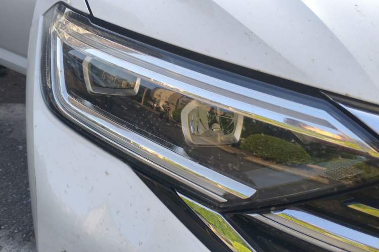 Used Volkswagen Sagitar 2023 300TSI DSG Excellence Edition Right Front Headlight