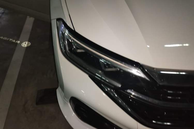 Used Volkswagen Sagitar 2023 300TSI DSG Excellence Edition Right Front Headlight