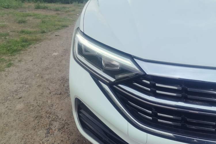 Used Volkswagen Sagitar 2023 300TSI DSG Excellence Edition Right Front Headlight