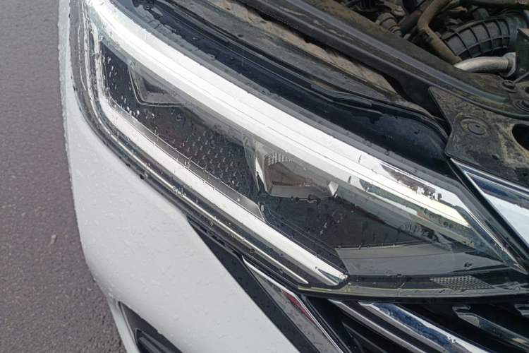 Used Volkswagen Sagitar 2023 300TSI DSG Excellence Edition Right Front Headlight