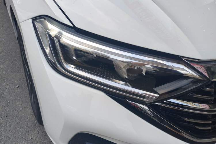 Used Volkswagen Sagitar 2023 280TSI DSG Beyond Lite Edition Right Front Headlight
