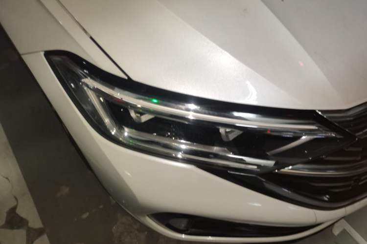 Used Volkswagen Sagitar 2023 300TSI DSG Excellence Edition Right Front Headlight