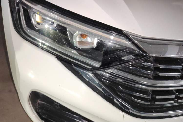 Used Volkswagen Sagitar 2023 300TSI DSG Excellence Edition Right Front Headlight