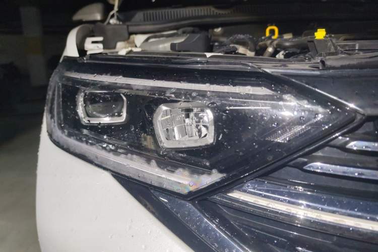 Used Volkswagen Sagitar 2023 300TSI DSG Excellence Edition Right Front Headlight