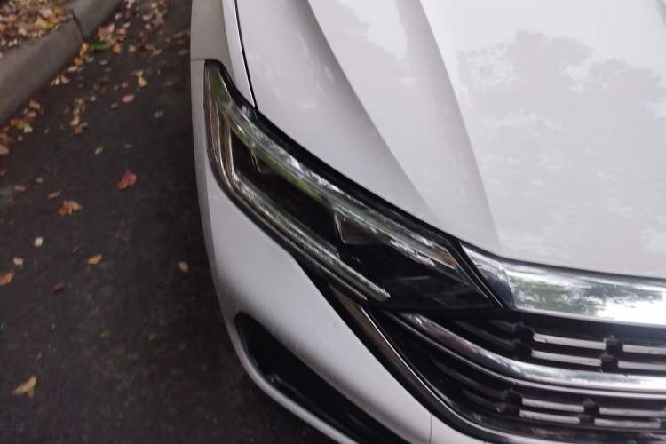 Used Volkswagen Sagitar 2023 300TSI DSG Excellence Edition Right Front Headlight