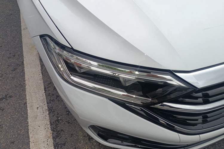 Used Volkswagen Sagitar 2023 300TSI DSG Excellence Edition Right Front Headlight